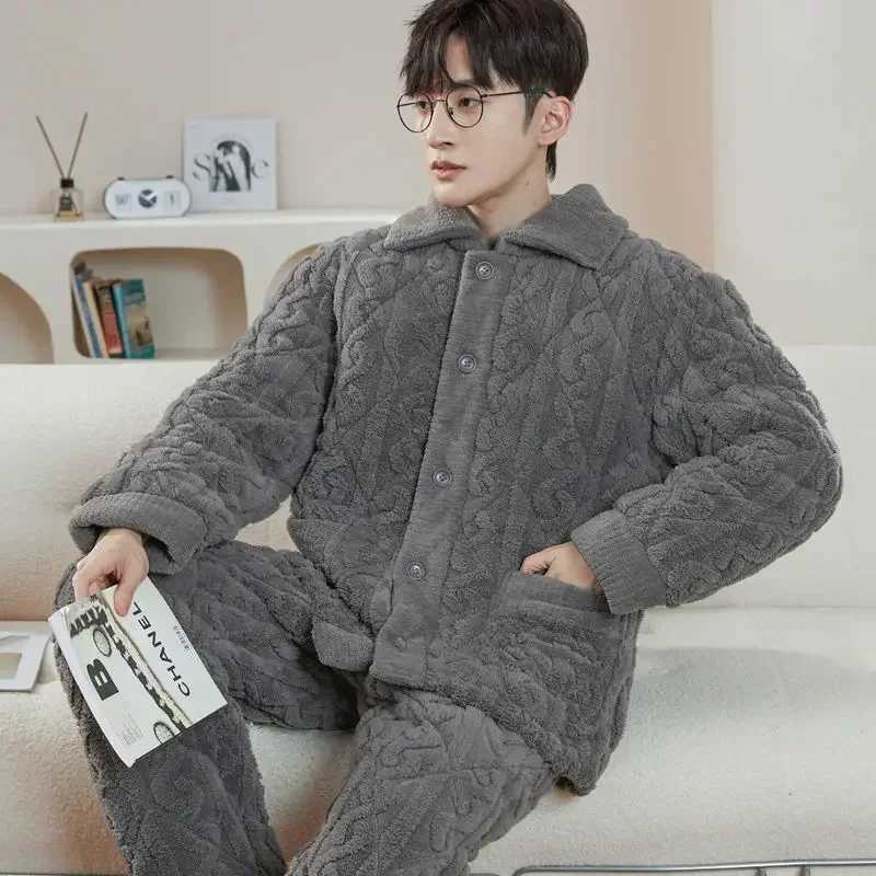 Mens casual wear three-layer cotton winter home wear mens pajamas coral velvet pajamas set thick plush flannel home wear W241221