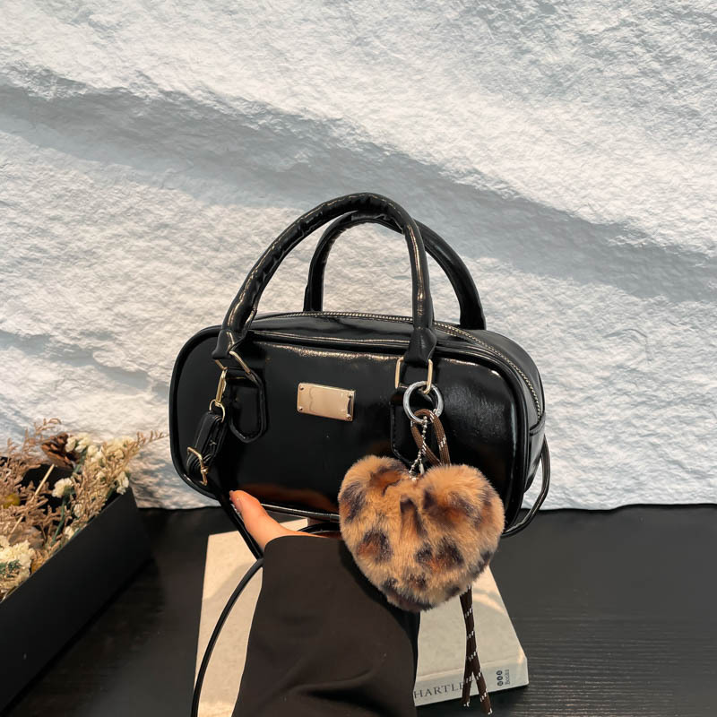 2025 Winter New Women's Handheld Simple Leisure Pillow, Korean Designer's New Fashion Shoulder Bag, Fashion Crossbody Bag