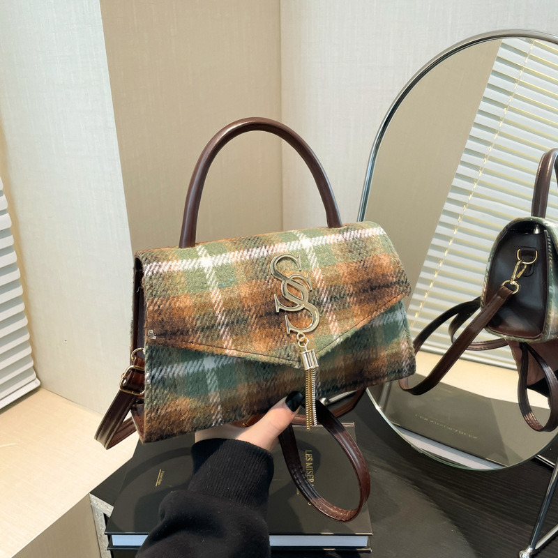 Women s Square New Small Handbag Designer Korean Style Grid Shoulder Crossbody Bag Trendy Shoulder Bag bag