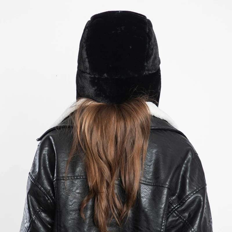Outdoor skiing warm Lei Feng hat mens solid color plush earmuffs warm pilot hat bomber hat 241220
