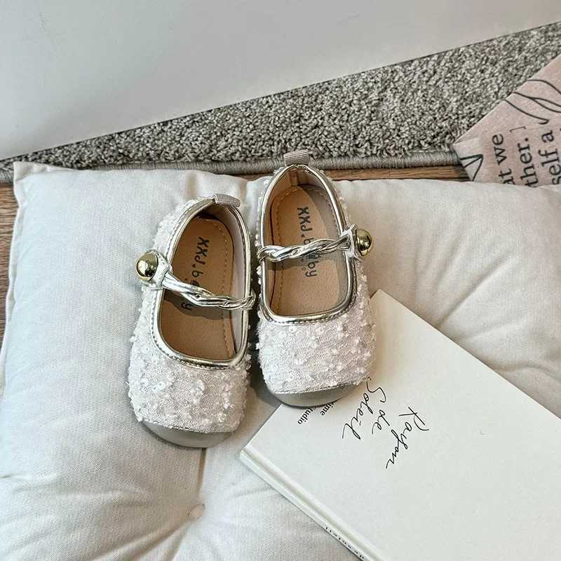 Sneakers Children Mary Jane Leather Princess Shoes for Girls 2024 Spring New Soft Sole Party Sweet Shallow Mouth Cute French Single Shoes H241221