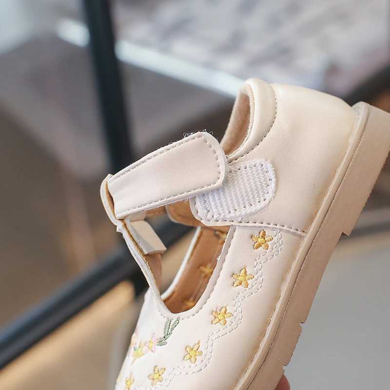 Sneakers Childrens Baby Leather Shoes Spring Fall Size 21-30 Embroidery Boys Girls Walking Shoes Brown Casual Non-slip Kids Single Shoes H241221