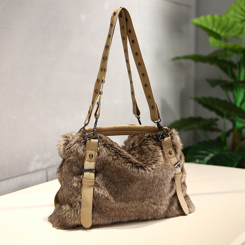 Faux Fur Totes Shopping Handbag Winter Women Bag Plush Purse Trendy 2022 Rivet Shoulder Bags Cold Woollen Design