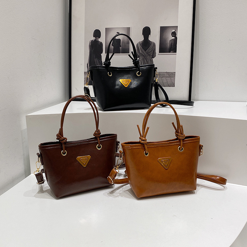 Simple Fashion Handbag New Designer Texture Bucket Fashion Solid Color Commuter Single Shoulder Crossbody Bag bag