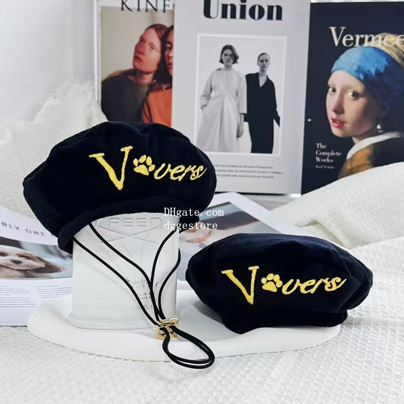 free shipping Designer Pet Hats Beret Soft and Silky Veet Material Round Fashion Princess Hat Adjustable Chin Strap for Small Dog Apparel Accessories 