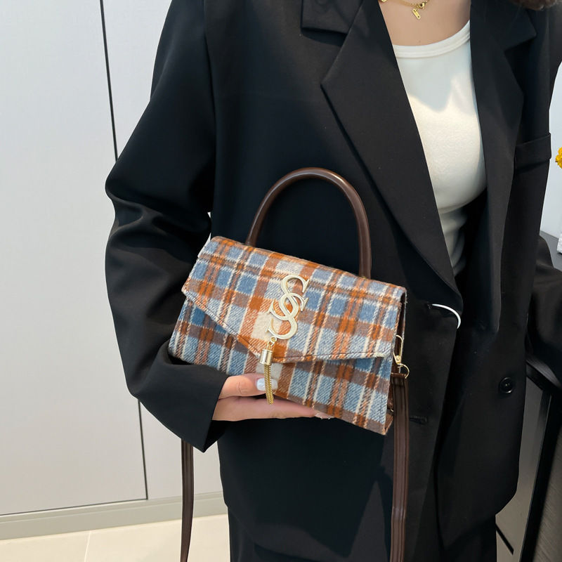 Women s Square New Small Handbag Designer Korean Style Grid Shoulder Crossbody Bag Trendy Shoulder Bag bag