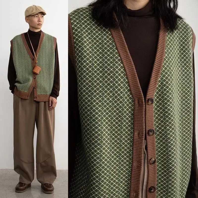 Autumn Versatile Coffee Retro Knitted Cardigan Vest V-neck Unisex Fine Grid Pattern Sweater Vest Men Womens Japanese WaistcoatXJ241221