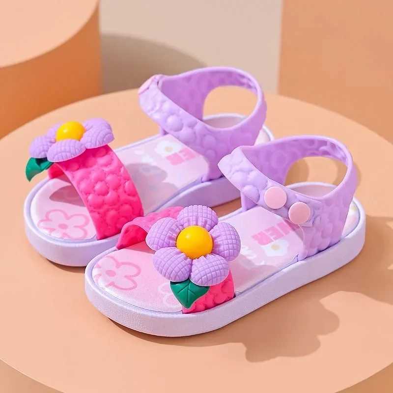Sandals Childrens sandals2024 summer non-slip soft soles outside wearing boys and girls baby walking shoes outside wearing sandals H241217