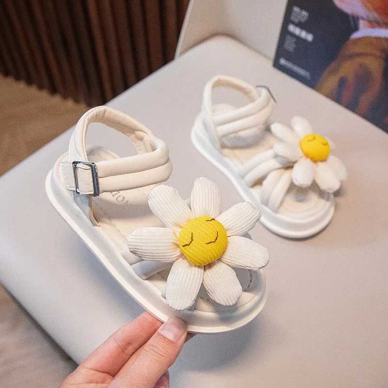 Sandals New Summer Girls Sandals Open Toes Applique Flower Childrens Casual Beach Shoes Little Kids Sandals H241217