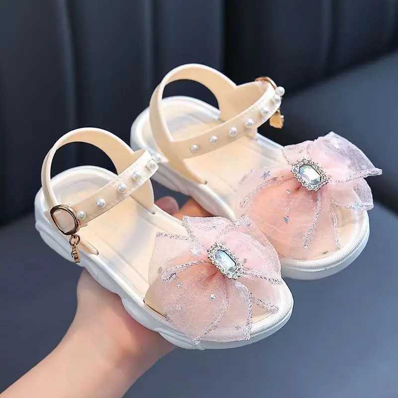 Sneakers 2024 Hot selling Girls Sandals Student Fashion Outwear Anti slip Soft Sole Cute Shoes Casual Summer Middle Children Sandals H241221