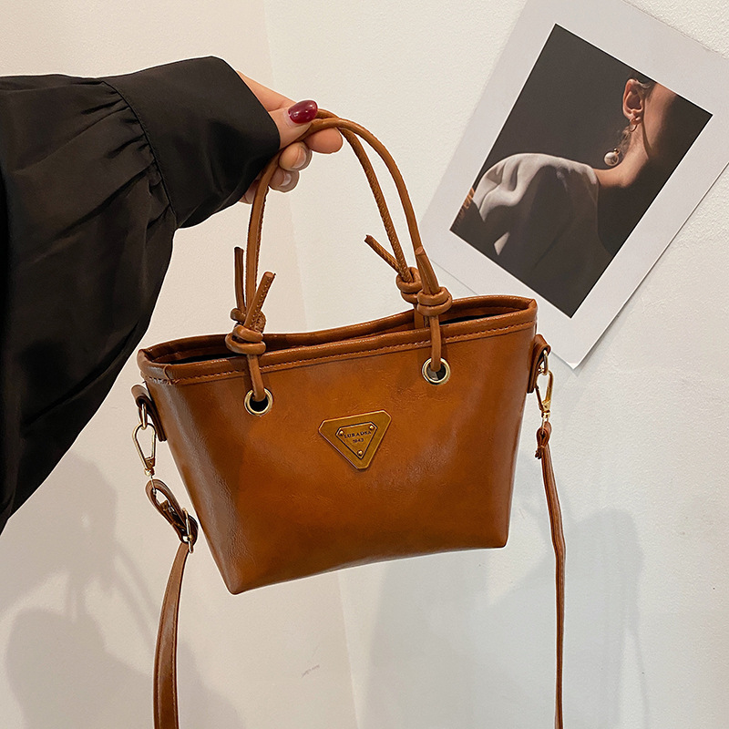 Simple Fashion Handbag New Designer Texture Bucket Fashion Solid Color Commuter Single Shoulder Crossbody Bag bag