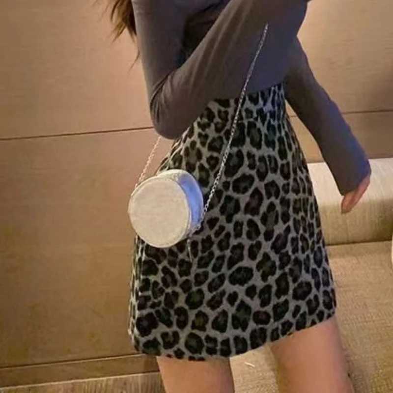 Slim Sexy Womens Short Skirts Sexy Leopard Club Mini Skirt Retro Trend A-Line Skirt All-Match High Waist Chic Skirt Y2k ClothesXJ241221