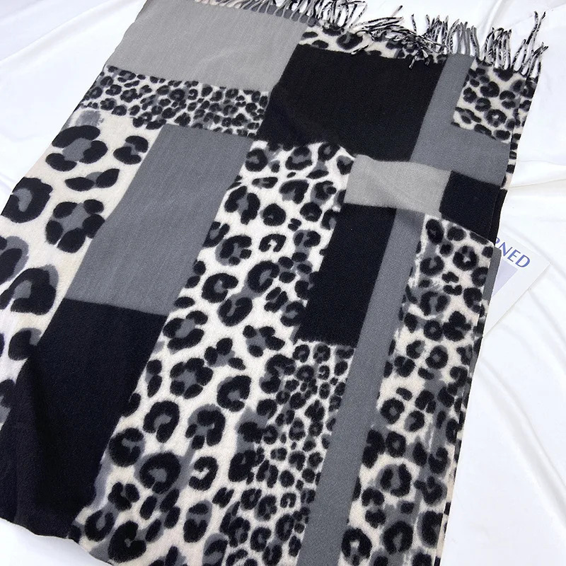 Cashmere Scarves for Woman Leopard Pashmina Fashion Long Shawls Ladies Soft Blanket Scarf Winter Wrap Tassels 241220