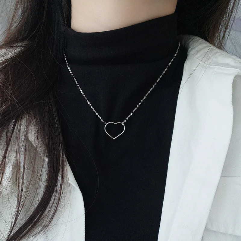 925 Sterling Silver Hollow Heart Necklace Korean Style Slimming Collarbone Chain with VV/ins Wind Simple Niche Jewelry 241220
