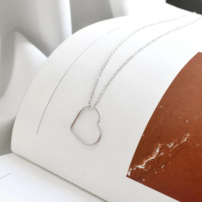925 Sterling Silver Hollow Heart Necklace Korean Style Slimming Collarbone Chain with VV/ins Wind Simple Niche Jewelry 241220