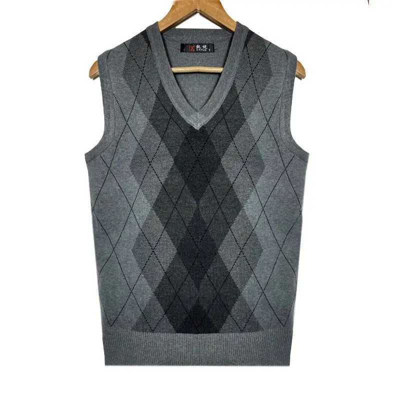Sweater Man V Neck Solid Color Waistcoat Diamond Grid Knit Vests for Men Cheap New in High Quality Cashmere Open Top Elegant Y2kXJ241221