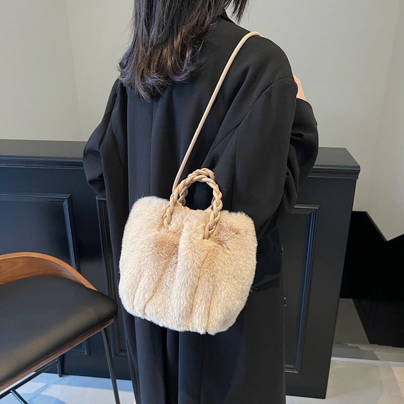 New Wrinkle Cloud Plush Handbag Autumn Winter New Designer Multi leisure functional trend Design Sense Shoulder Crossbody Bag