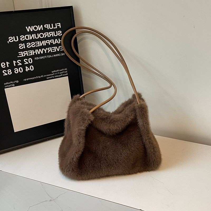 Multifunctional Instagram Women s Cute Plush Autumn Winter New Shoulder Bag Super Hot Handbag Designer Plush Bag bag