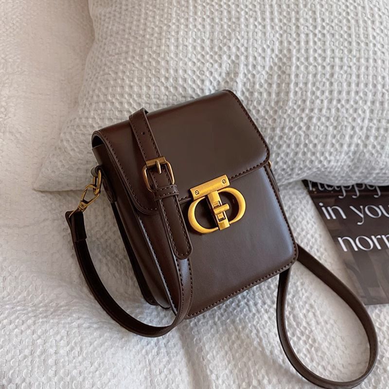 Free shipping New Single Shoulder Bag for Women Leisure Metal buckle flap womens brown black crossbody messenger bag