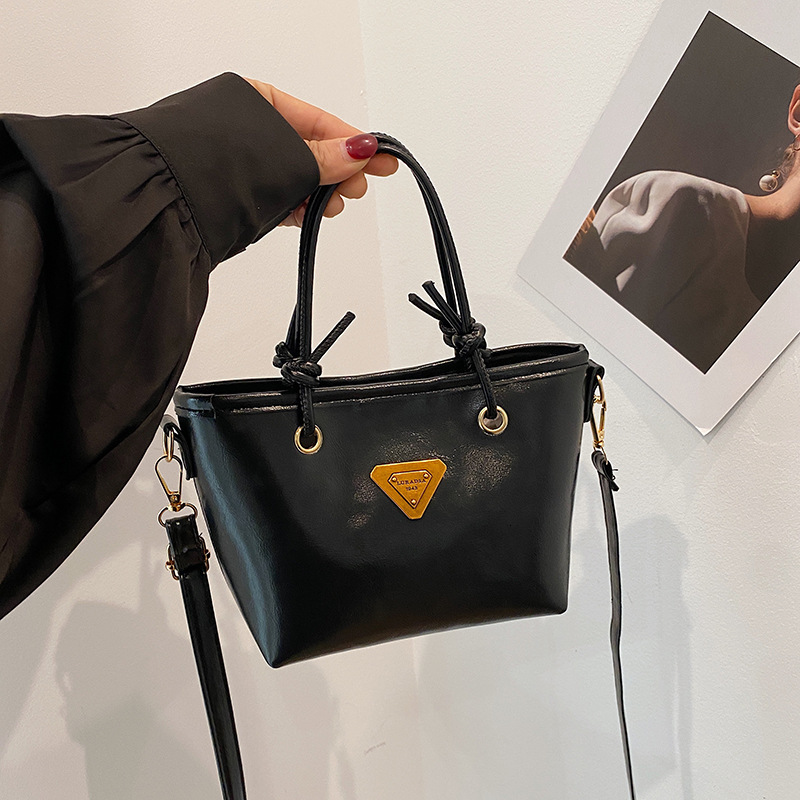 Simple Fashion Handbag New Designer Texture Bucket Fashion Solid Color Commuter Single Shoulder Crossbody Bag bag