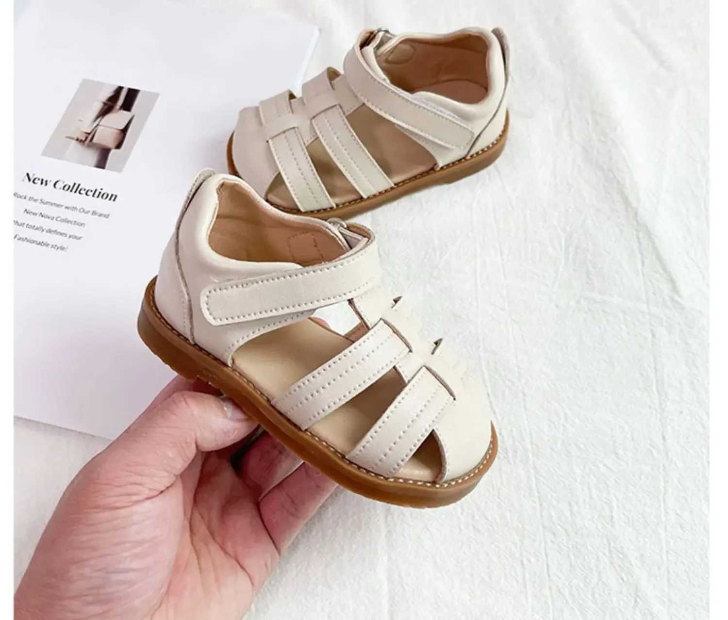 Sneakers Unishuni Cute Lightweight Closed Toe Ankle Strap Sandals for Preschool Girls Soft Bottom Non slip Sandals with Hook and Loop Clips H241221