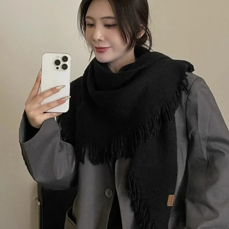 Fashionable Versatile Wool Blend Shawl Autumn Winter High Quality Knit Soft Warm Scarf Female Thermal Triangle Scarf Ladies 241220