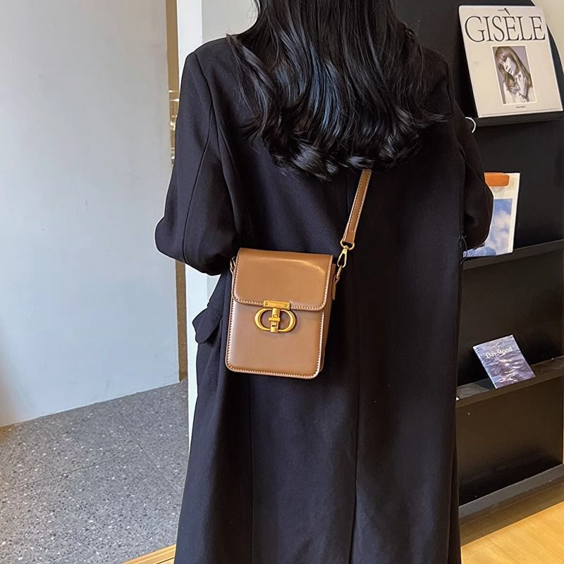 Free shipping New Single Shoulder Bag for Women Leisure Metal buckle flap womens brown black crossbody messenger bag