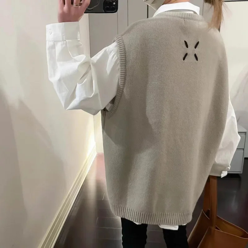 Plus Size Knit Vest Womens Spring Style Sensibility Korean Version Loose Fit Stackable Trendy Tank Top 241218