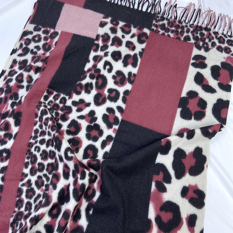 Cashmere Scarves for Woman Leopard Pashmina Fashion Long Shawls Ladies Soft Blanket Scarf Winter Wrap Tassels 241220