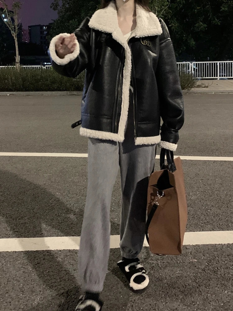 Korean Female Street wear Outwear Retro Thick Warm Leather Coat Winter Woman Plush Loose Fur Integrated Lapel Long Sleeve Jacket 241216