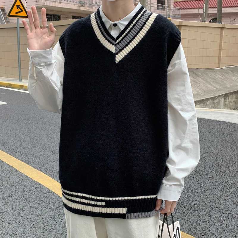Men Sweater Vest Vintage Preppy Style Sleeveless Clothing Knitted V-neck Loose Jacquard Jumpers Harajuku Warm Outwear Autumn InsXJ241221