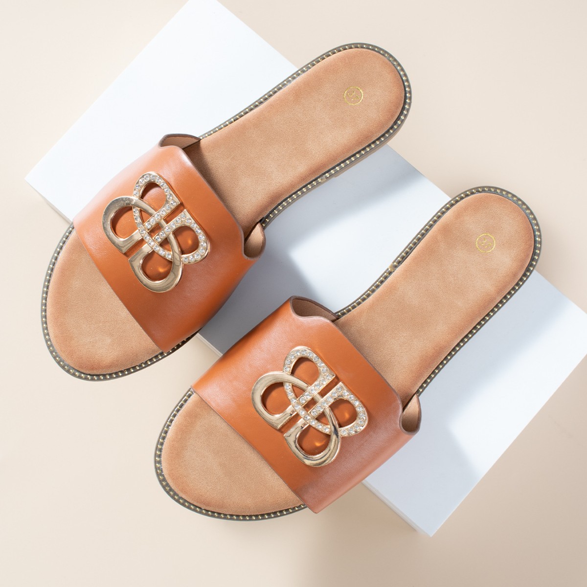 Free Shipping new slippers designer slides womans flat sandals Open Toes black home outdoor Slipper woman shoes
