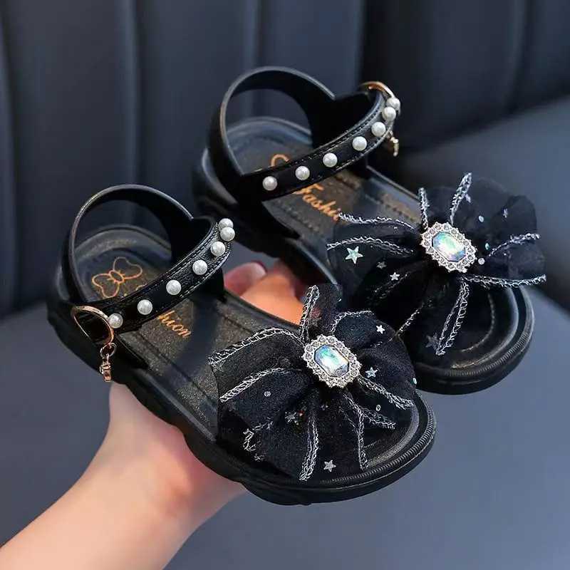 Sneakers 2024 Hot selling Girls Sandals Student Fashion Outwear Anti slip Soft Sole Cute Shoes Casual Summer Middle Children Sandals H241221