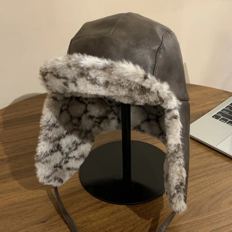 Winter Lace PU Leather Velvet Inner Lightning Cap Suitable for Male and Female Riders Ear Protectors Windproof Flying Bomber Cap 241220