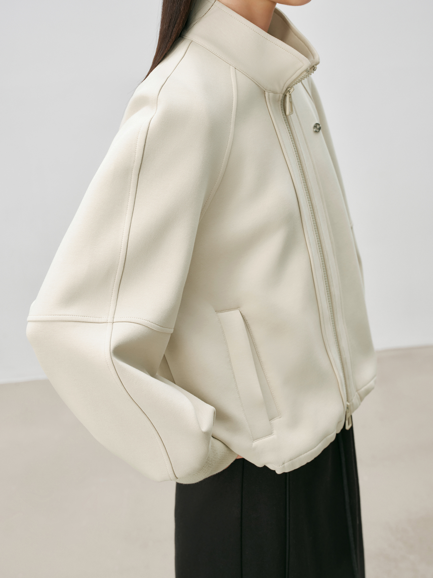 ZIQIAO Stand Collar Women Casual Coats Oatmeal Zip-Up Cropped Sweatshirt Jacket 2024 Autumn Cotton Short Sweatshirts 24Zq94212