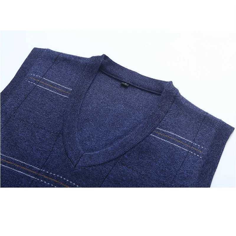Knit Vest New Sweater For Men Casual V-neck Gentleman Fashion Plaid Father Clothes Soft And Comfortable Asian sizeXJ241221
