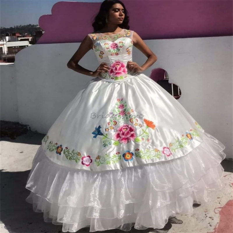 White Mexican Quinceanera Dress Charro Embroidery Flower Birthday Party Cosplay Vestidos De 15 Anos Xv Debutante Halloween Costume Sweet 16 Dress Robe