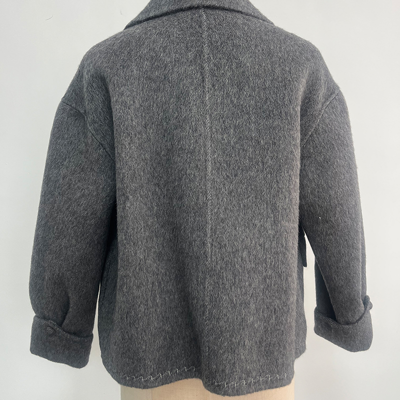 Elegant Women's Two-Tone Wool Coat - Classic Vintage Design & Long Sleeve Overshirt