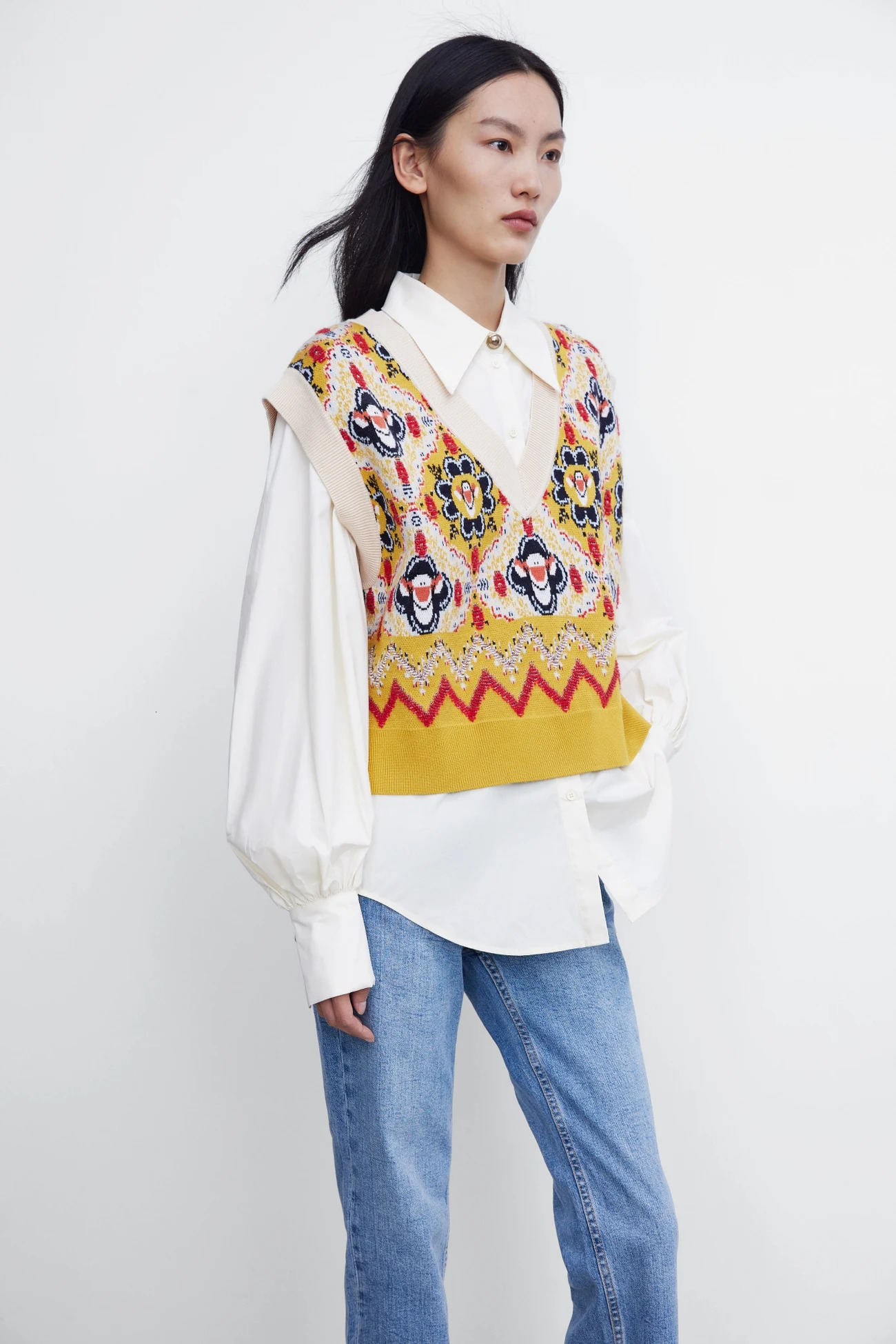 Ethereal style of Womens casual jacquard knit vest 241218