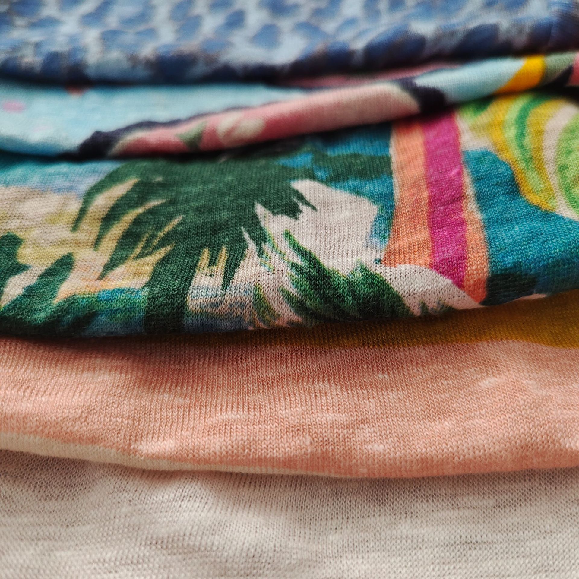 Premium Knit Linen Textile for Comfortable Tops and Lightweight Outerwear