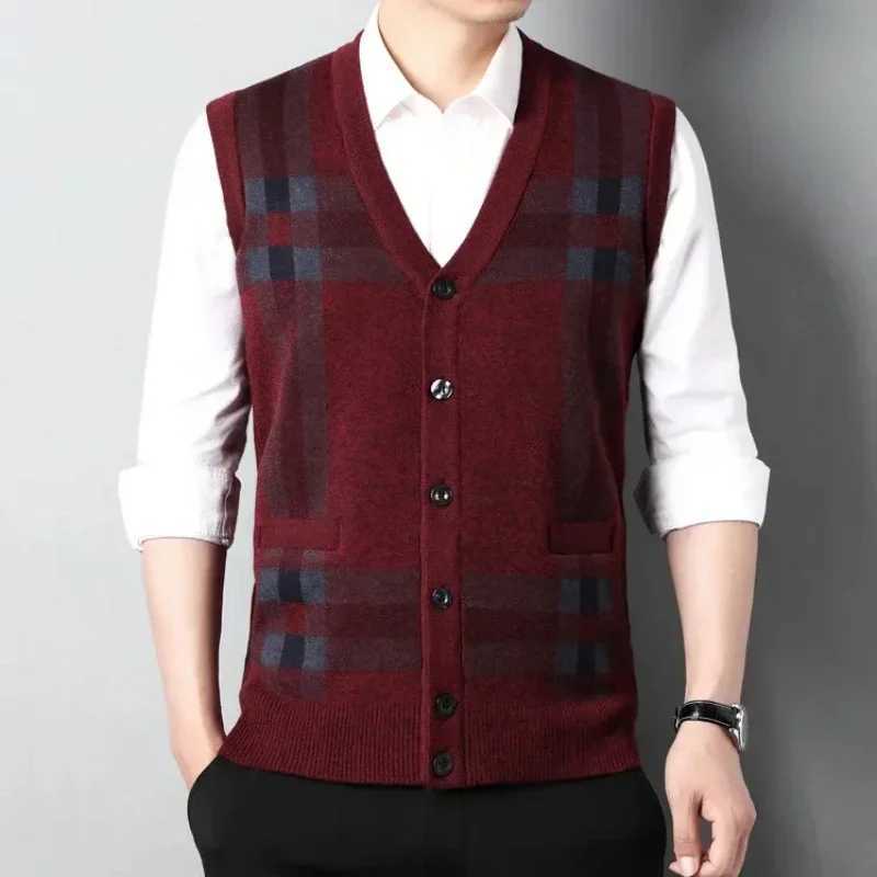 Mens V-neck Sleeveless Vest Classic Business Mens Knitted Vest Cardigan SweaterXJ241221