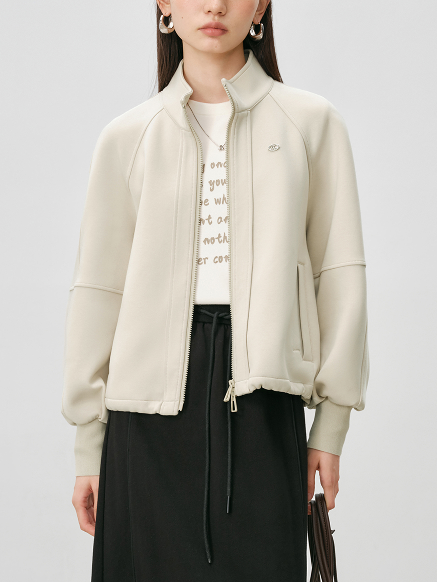 ZIQIAO Stand Collar Women Casual Coats Oatmeal Zip-Up Cropped Sweatshirt Jacket 2024 Autumn Cotton Short Sweatshirts 24Zq94212
