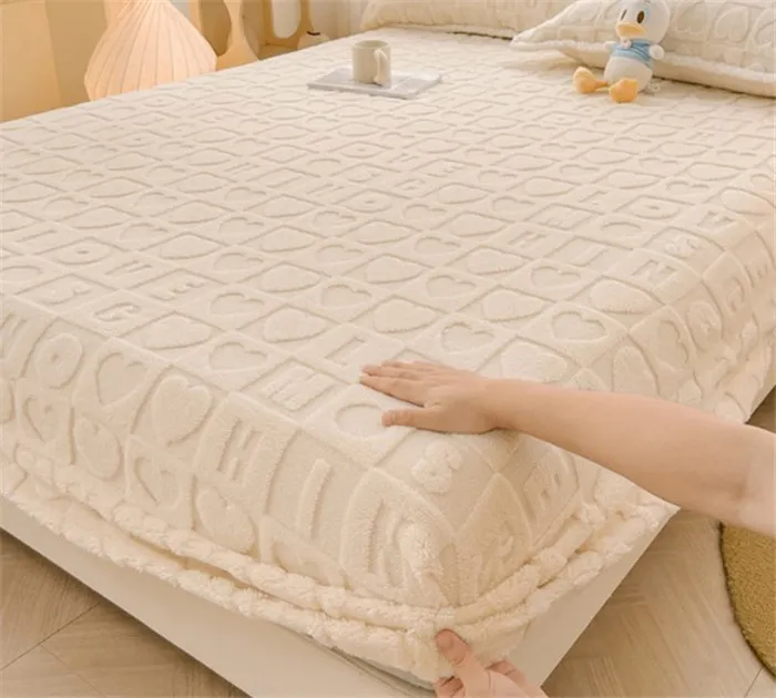 Bedding Sets 3pcs Taffeta Fabric Bedsheet Coral Veet Winter Thickened Plush Mattress Protection Cover Bed Sheet Set