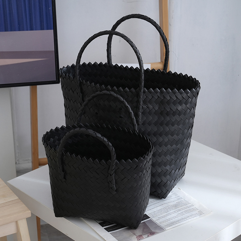 New Fashionable Daily Commuting Large Capacity Handbag Designer Straw Bag Plastic Weaving Leisure Beach Handbag bag