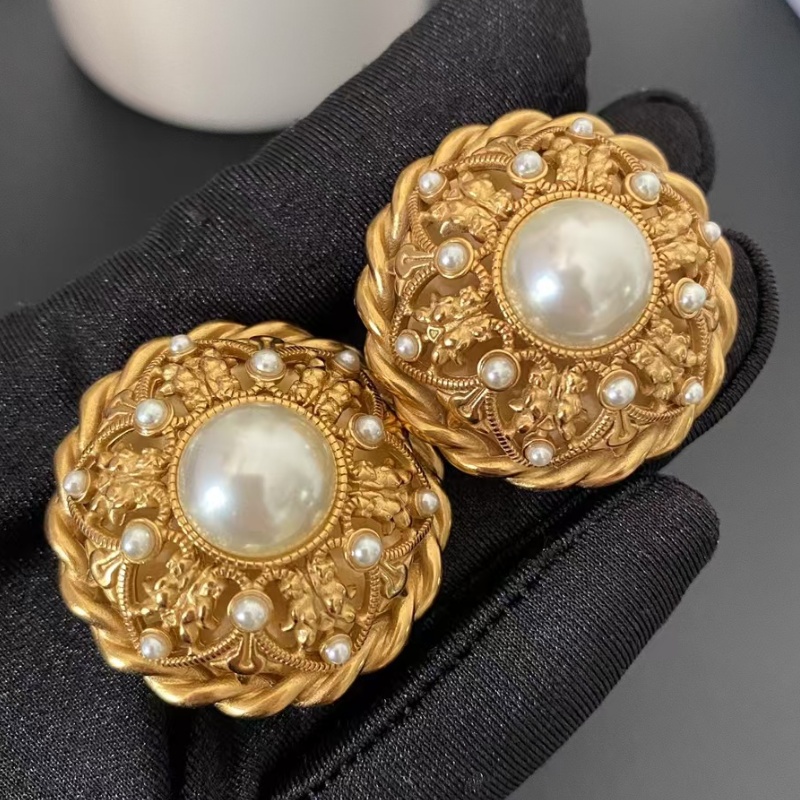 Women Fashion Luxury Earrings High Quality Yellow Gold Plated Hollow Flower Earrings for Girls Women for Party Wedding Nice Gift