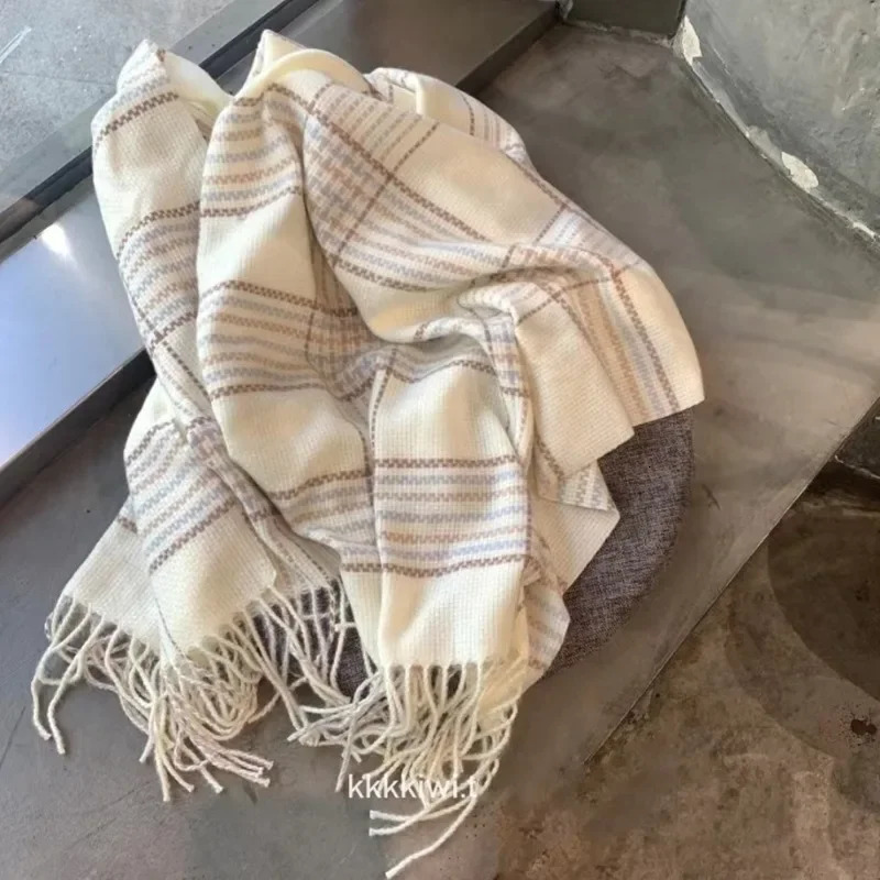 Womens Winter Scarf Japanese Warm White Checkered Cashmere Scarf Female Fashion Accessory 241220