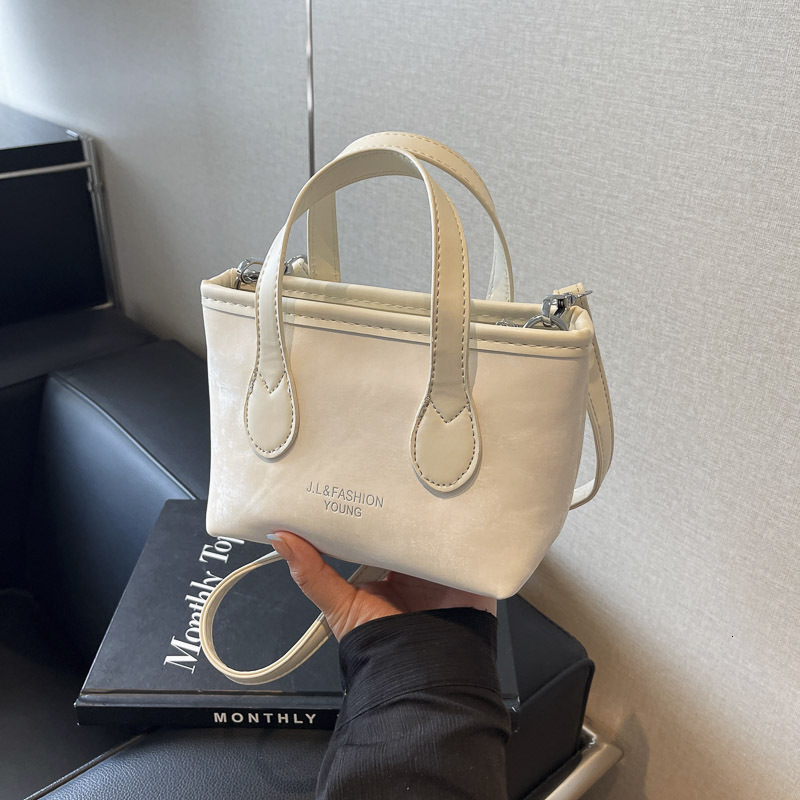new fashion Korean designer handbag niche simple small square bag high end fashion shoulder crossbody bag bag