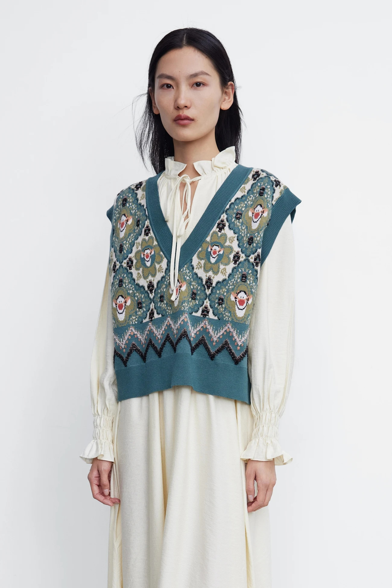 Ethereal style of Womens casual jacquard knit vest 241218