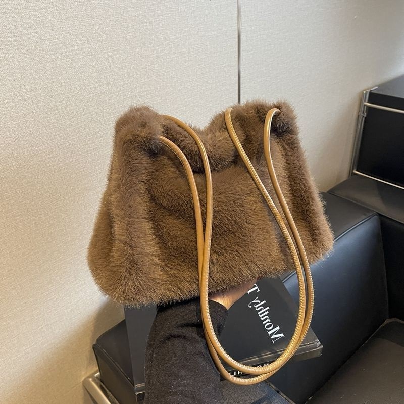 Multifunctional Instagram Women s Cute Plush Autumn Winter New Shoulder Bag Super Hot Handbag Designer Plush Bag bag