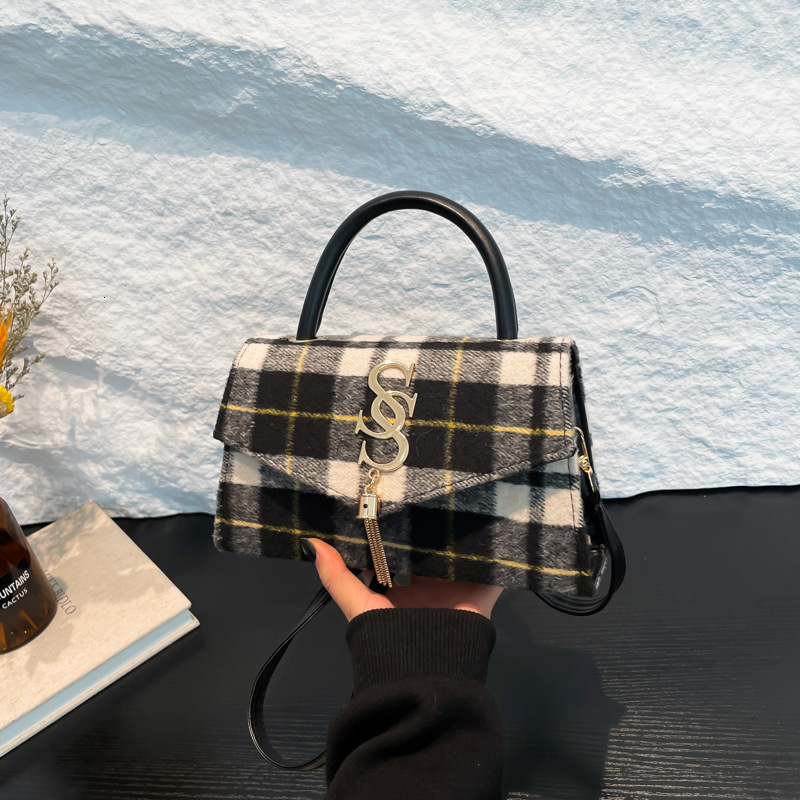 Women s Square New Small Handbag Designer Korean Style Grid Shoulder Crossbody Bag Trendy Shoulder Bag bag